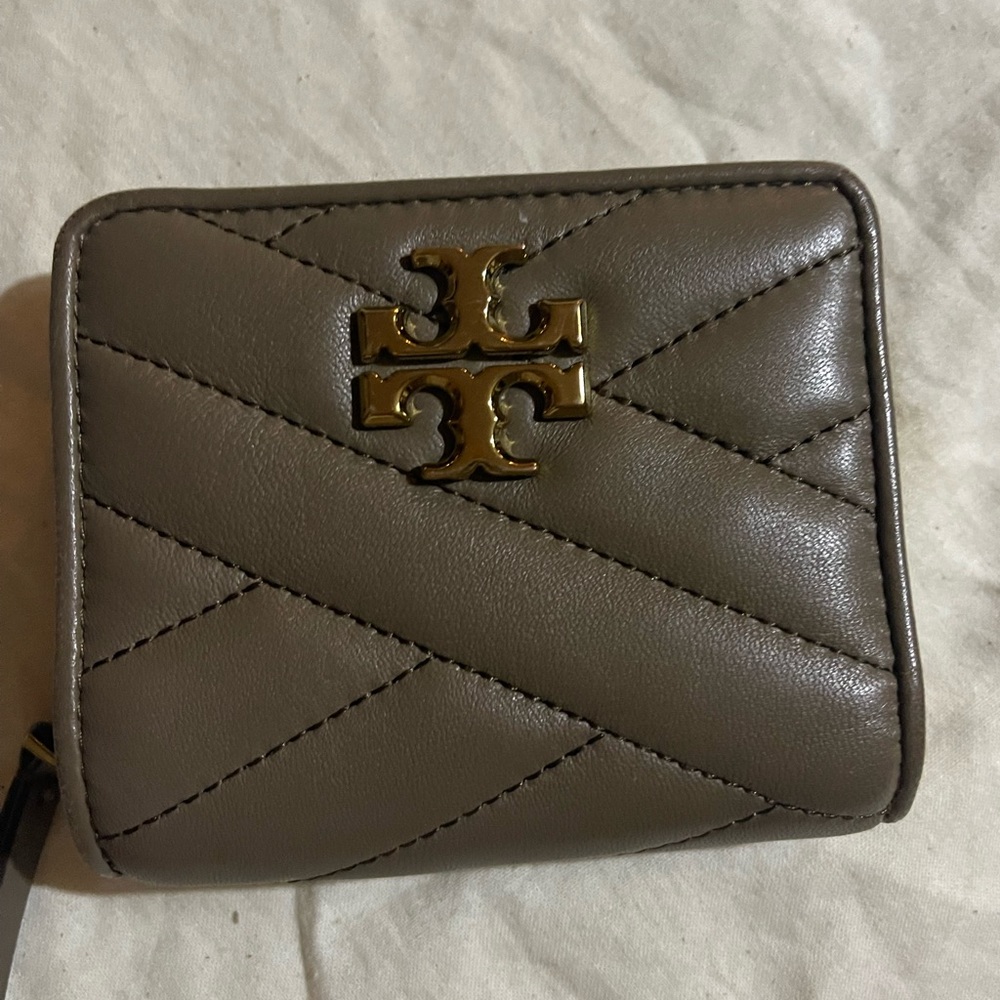 Tory burch kira quilted bifold wallet